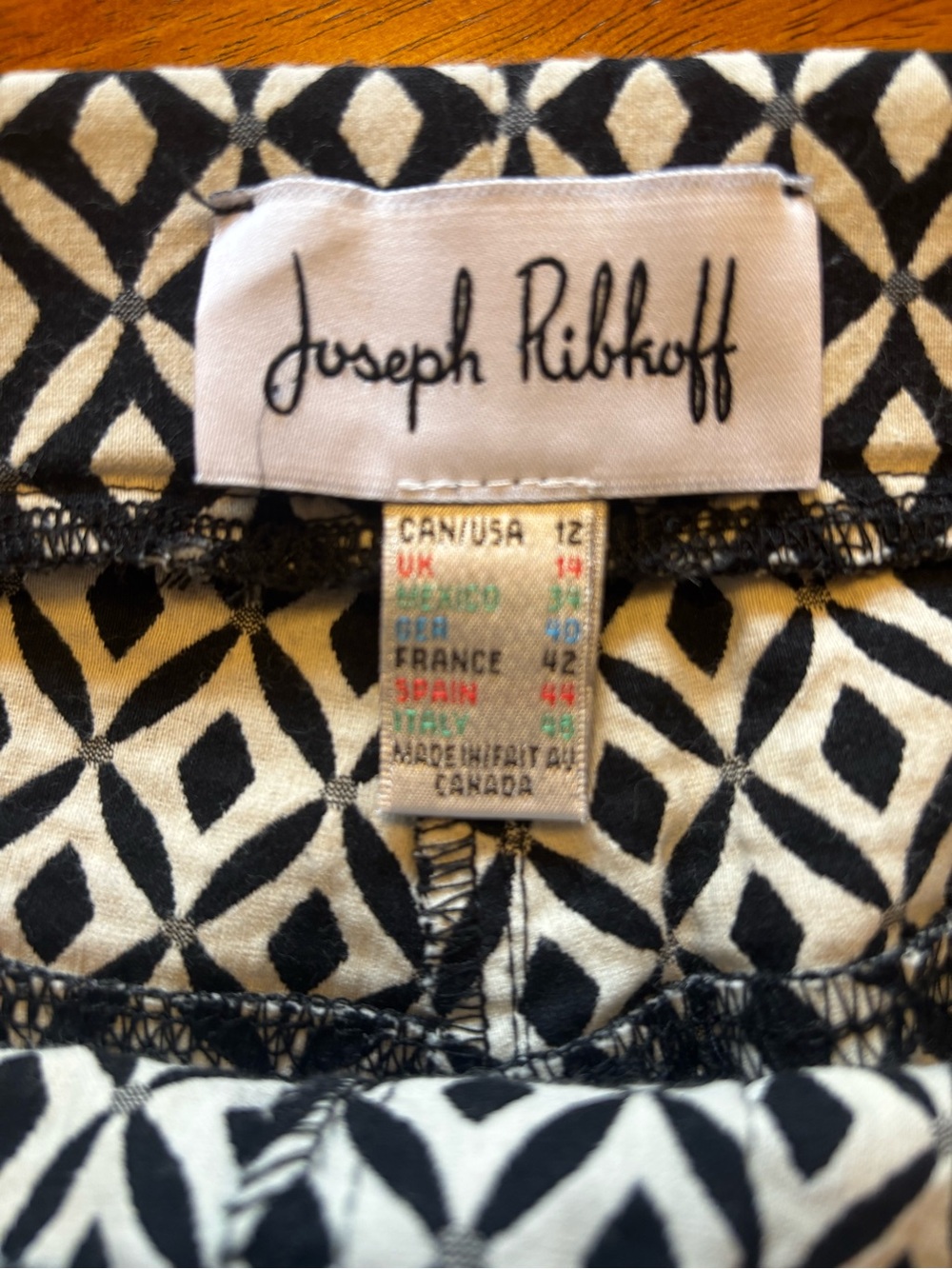 Black & White Geometric Skinny Pants - Picture 4 of 11